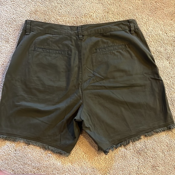 Style & Co Shorts - Picture 2 of 4